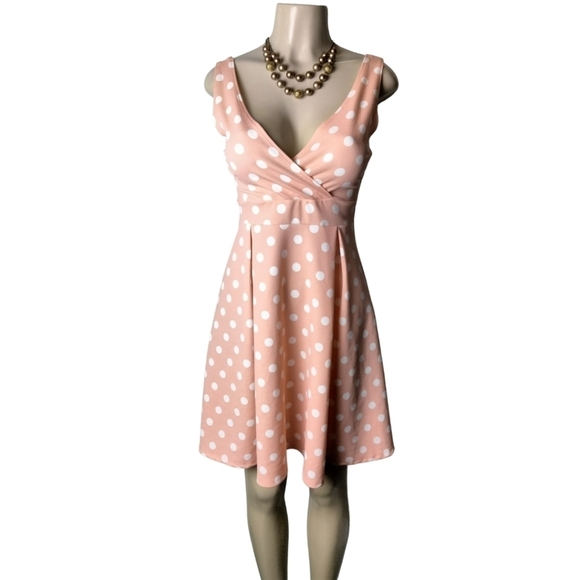 solo le fe Dresses & Skirts - SUMMER A line v neck polka dot peach dress size s 💋